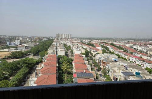 Greater Noida Apartment | Siri Stays