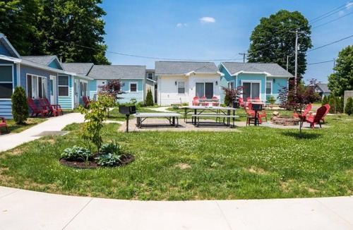 Sister Lakes House | Sister Lake Cottages - private cottage community