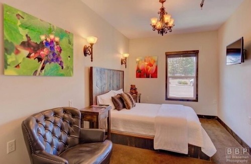 Sisters Hotel | Sisters Bunkhouse - 4 bedroom boutique Hotel
