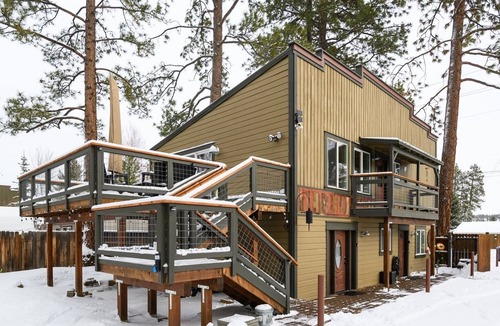 Sisters House | Sisters Home Upper - One bedroom/One bath - Sleeps up to 5