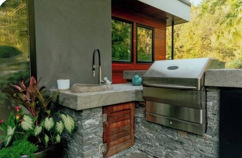 Victoria House | Sit back and relax nestled in nature