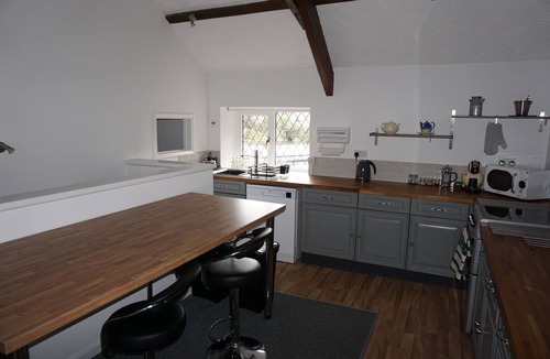 Slapton House | Situated in a quaint village-walking distance to Slapton Sands Beach & Ley.
