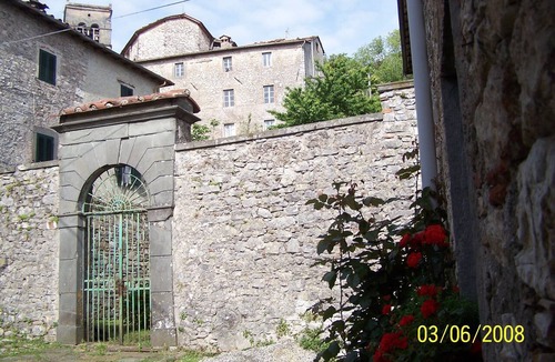 Borgo a Mozzano House | Situated in an authentic Tuscan hilltop village,