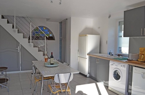 Voutezac House | Situated in the core of a beautiful village, this independent vacation home with large garden and la