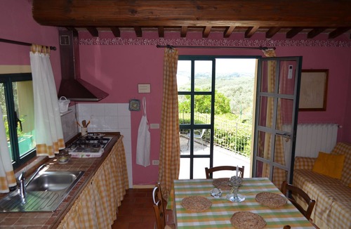 Lamporecchio House | Situated inside olive oil farm, Altabina enjoys a panoramic position over the valley and the large h
