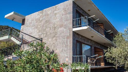 Ayvacik Hotel | Sivrice Sarnıç