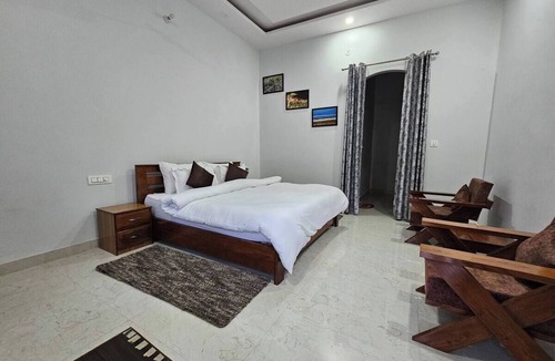 Ramnagar Bed & Breakfast | Six Private Rooms: Stay with Award-Winning Guide