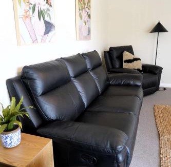 Denman House | Sizable 4BDR Modern Home Denman