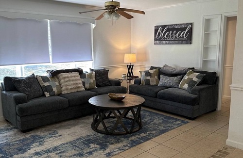 Pascagoula House | Size Matters