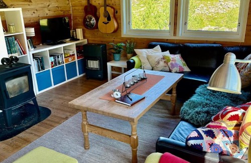 Strand House | Sjarmerande fjellhytte i Holtaheia