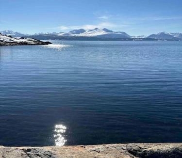 Molde House | Sjarmerende og romslig bolig, omgitt av vakker natur