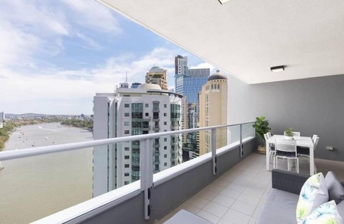 Brisbane Central Business District Apartment | SK2 - CHARMING Skyline CBD w River Views 3 BR Private Apartment