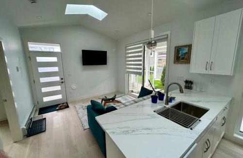 Metro Vancouver Regional District Villa | Skana South