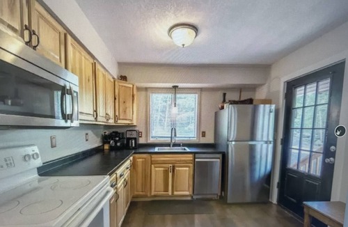Stambaugh Ski Chalet | Ski Brule Village Cozy Chalet