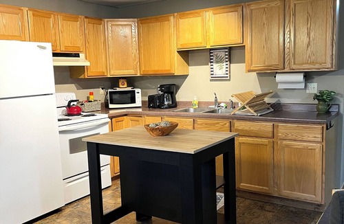 Stambaugh House | Ski getaway with Hill view and Hot tub!