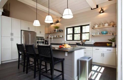 Lutsen Villa | Ski, Golf, Trails, Winery, Lake View, Lutsen, Grand Marias - Sleeps 8