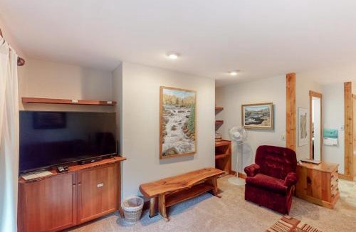 Warren Apartment | Ski Hike Getaway