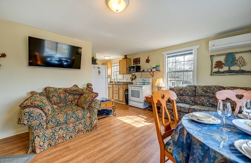 Qualla Cabin | Ski & hike/Shared Hot tub: Cozy Whittier Retreat!