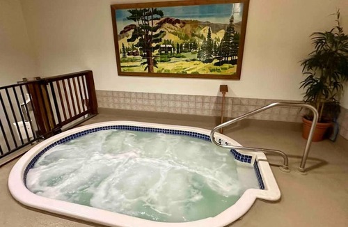 Kirkwood House | Ski in or Walk to lifts hot tub covered parking
