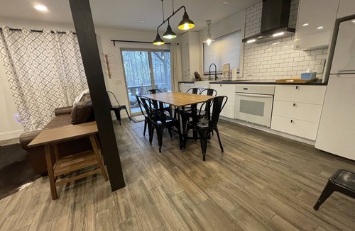 Wakefield Condo | Ski in/out Condo Modern Mountain Top at Snowriver Resort