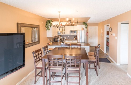 Courtenay House | Ski In/Out - Mt. Washington Paradise