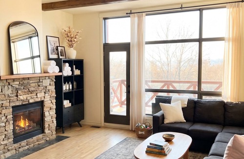 East Kootenay Condo | Ski-In/Out Mountain Escape with Hot Tub