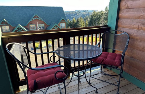 Edray House | Ski-in/out, pet/kid-friendly, slope side townhouse