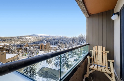 Peak 9 Apartment | Ski-In/Out Studio | Balcony Views | Dog Friendly