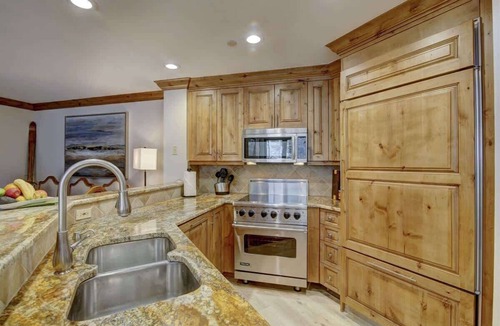 Highlands Townhomes Condo | Ski In/Ski Out Beaver Creek Residence