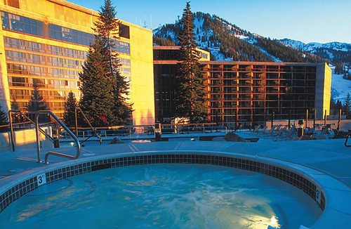 Salt Lake Mountain Resorts Resort | SKI-IN/SKI-OUT CLIFF CLUB + PREMIUM AMENITIES, 2-BEDROOM SUITE