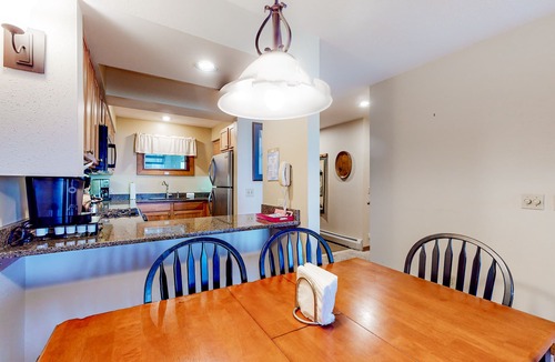 Killington Condo | Ski-In/ski-out Killington Resort condo with tennis, pool & hot tub