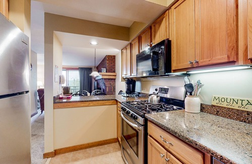 Killington Condo | Ski-In/ski-out Killington Resort condo with tennis, pool & hot tub