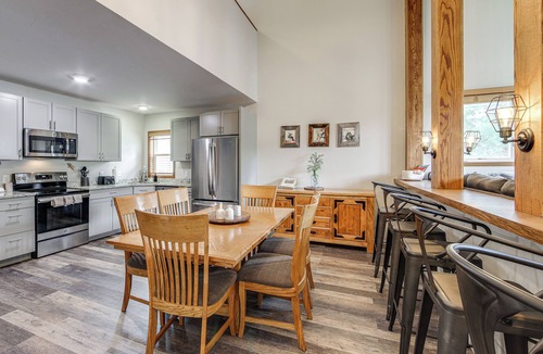 Silvercreek Condo | Ski-in/Ski-Out! Modern Mountainside Stay in Granby