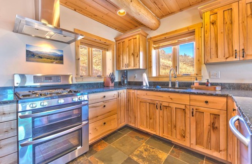 Powder Mountain Ski Chalet | Ski in/Ski Out Powder Chalet - Best Location on Powder Mountain