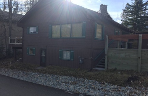 Whitefish Cabin | Ski-in/Ski-out Private Cabin - Perfect for Families