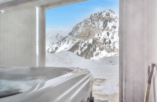 Salt Lake Mountain Resorts House | Ski in/ski out to Alta in this bright, breathtaking new home that sleeps 12 with fireplace!