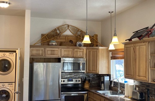 Tahoe Village Condo | SKI MOUNTAIN GETAWAY! AMAZING LOCATION FOR SKIING, HIKING AND SEEING LAKE TAHOE.