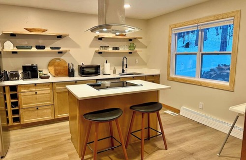 Stockbridge House | Ski/MTB/Arcade/Pool Table near Killington/Pico/Sugarbush/Woodstock