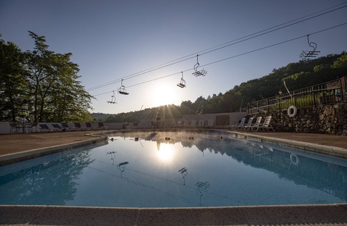 Mount Jackson Condo | Ski/MTB/Golf Condo (#131) - Slope side | Slope & Resort valley views | Vaulted ceilings!