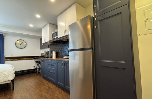 East Kootenay Apartment | Ski to your door at the Griz Inn/Fully Renovated