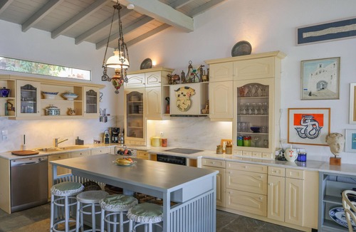 Kanapitsa Villa | Skiathos luxury beachfront Villa Alma, Steps to the beach, 10 min drive to Town.