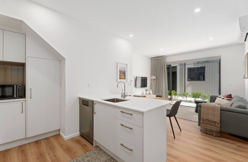 Arthur's Point House | Skippers Rest | Close to ski fields & parking