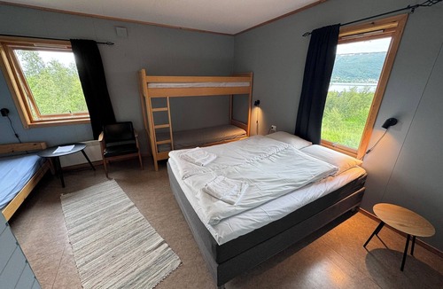 Lenvik Hostel | Skoghus