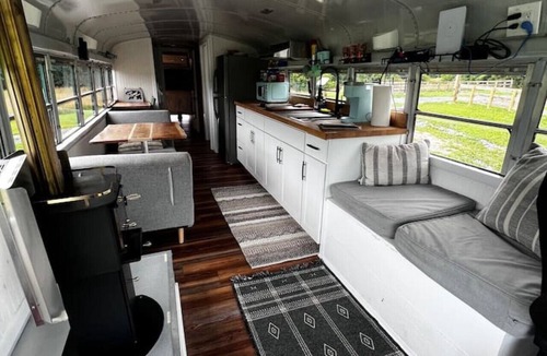Elton House | Skoolie New River Gorge - Greenie