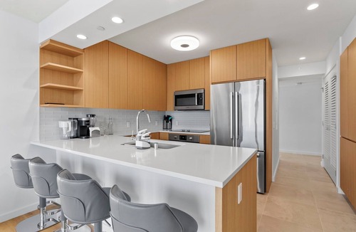 Ala Moana Condo | Sky Ala Moana 3509: 2 BR, 2 BA Condominium in Honolulu, Sleeps 4
