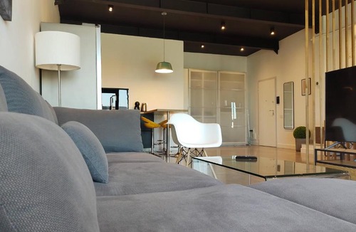 Iasi Apartment | Sky Frame