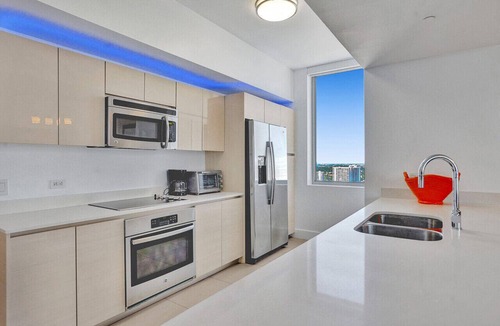 Hallandale Beach Apartment | Sky High Ocean View 4 BDR Condo Pool Beach Service 3002