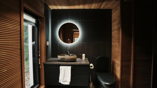 Sonka Ski Chalet | Sky Lodging - sleeping under the stars - private cottage