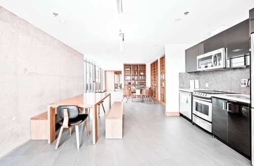 Connaught Apartment | Sky Palace | Downtown Luxury Apartment Pool Gym
