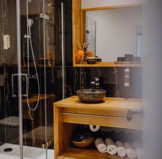 Weimar Apartment | Sky Suites & Sky Bar